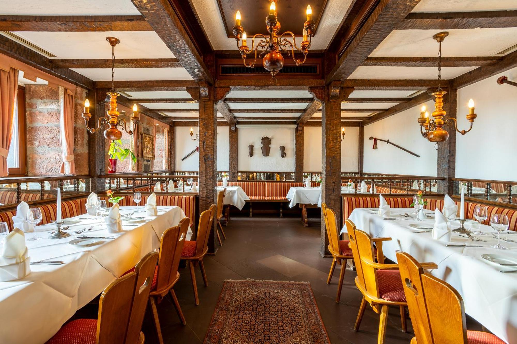 Hotel Burghotel Staufenberg 4*
