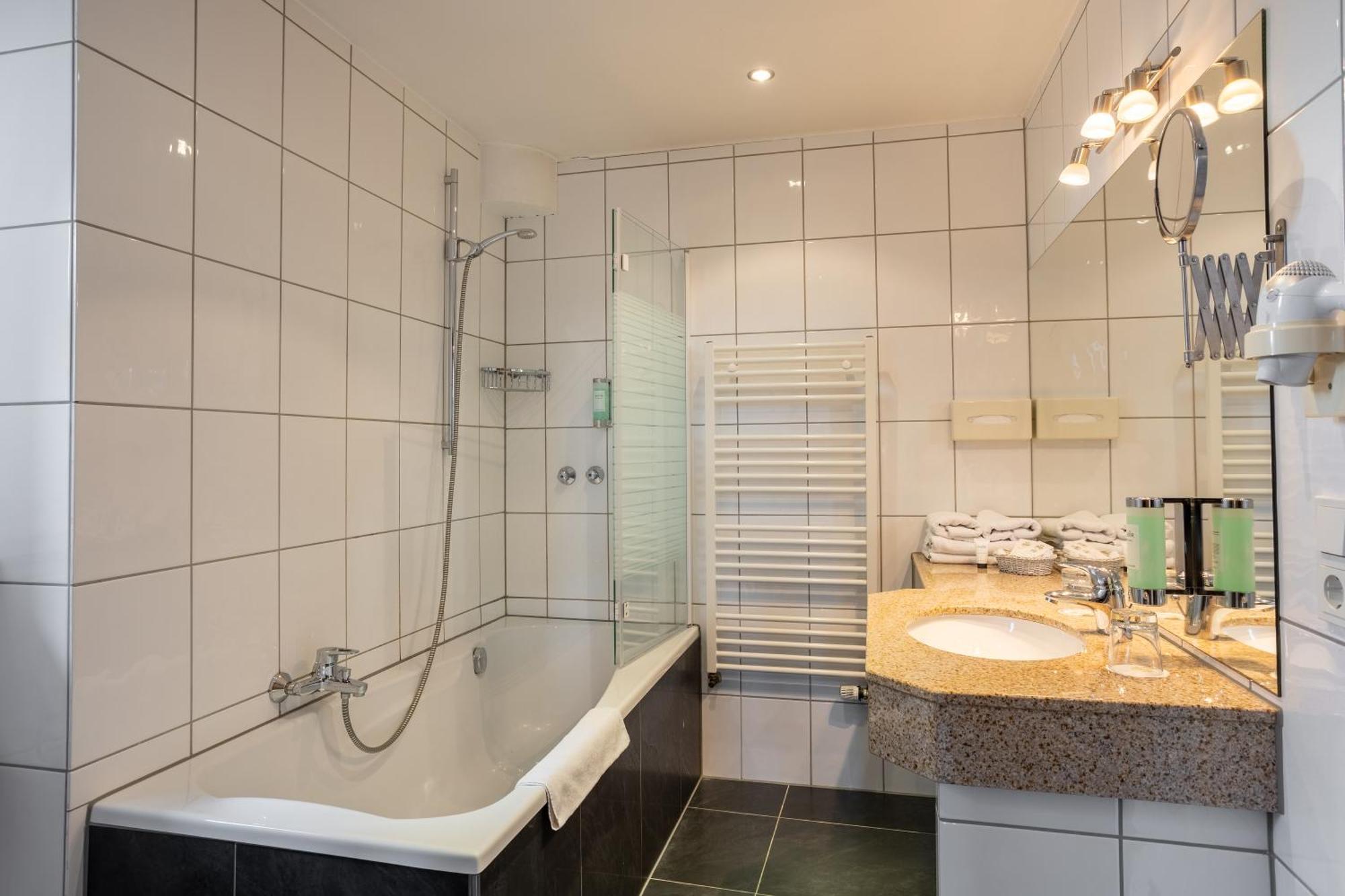 Burghotel Staufenberg 4*