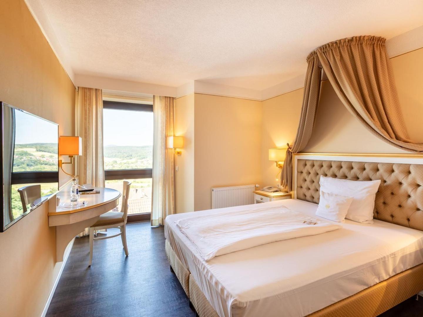 Hotel Burghotel Staufenberg