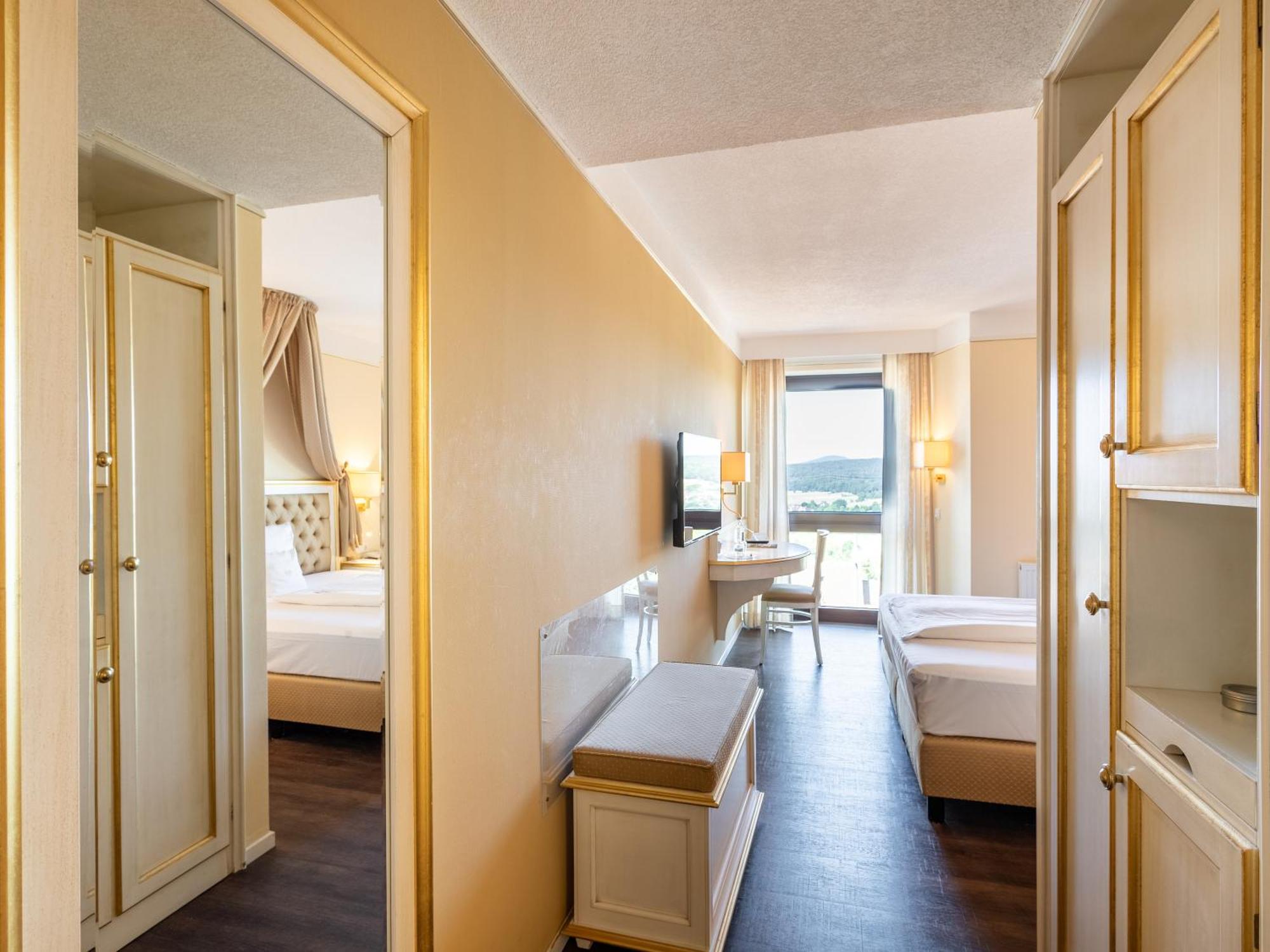 Hotel Burghotel Staufenberg 4*