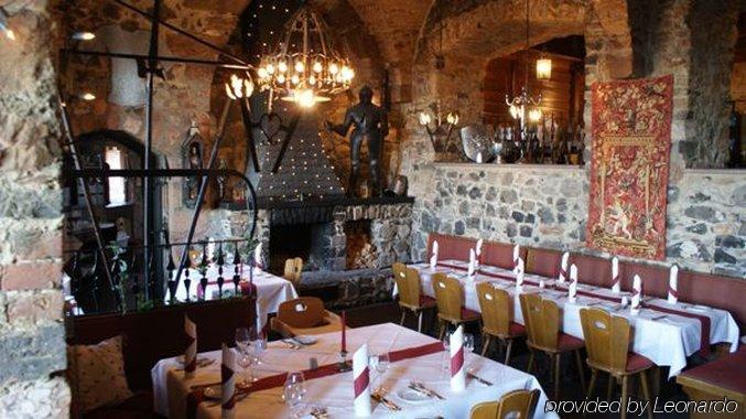 Hotel Burghotel Staufenberg 4*