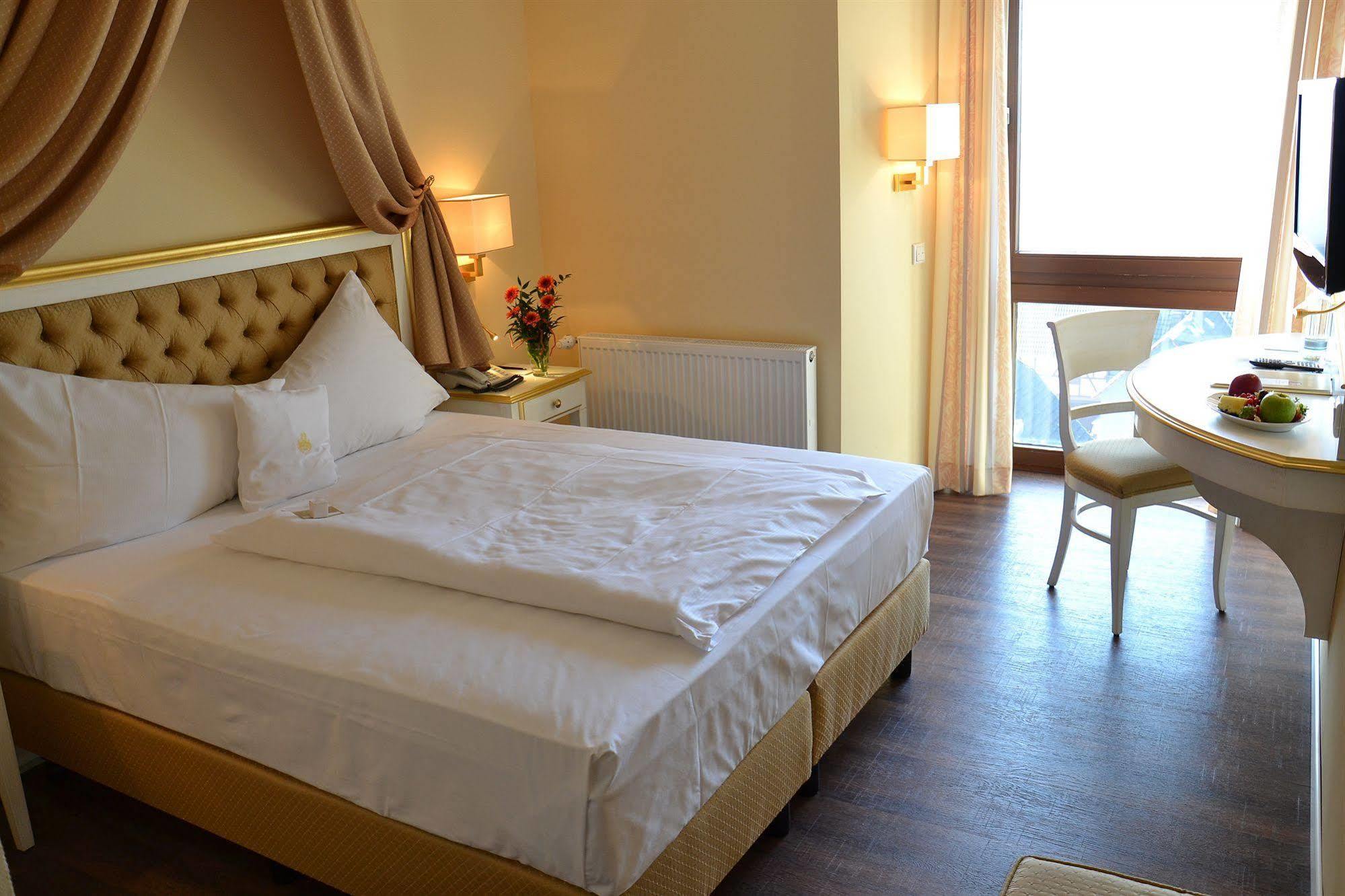 Burghotel Staufenberg Hotel 4*